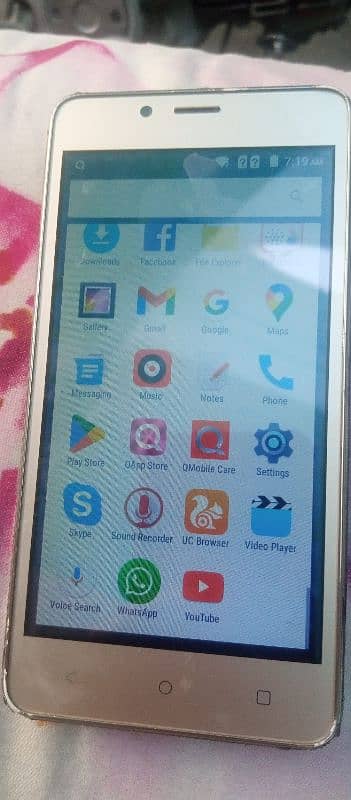 Q mobile good touch 2