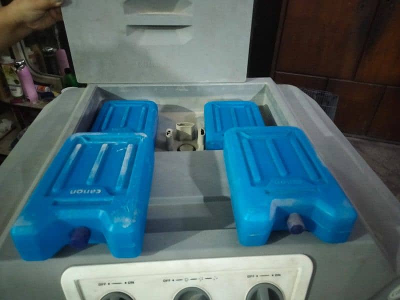 canon air cooler with 4 cool bottles 2