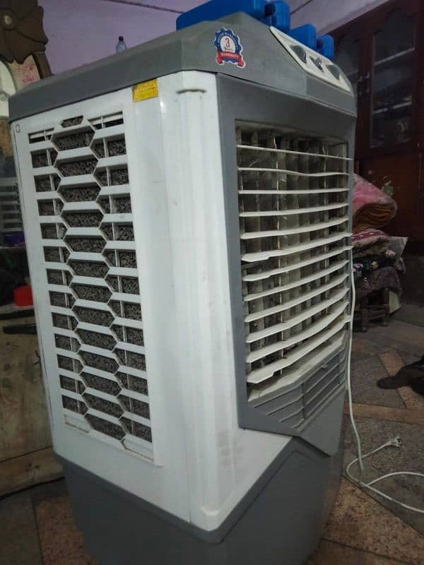 canon air cooler with 4 cool bottles 3
