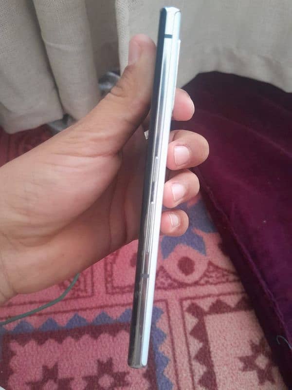arrows f52a 10 by 10 condition non pta hai 1