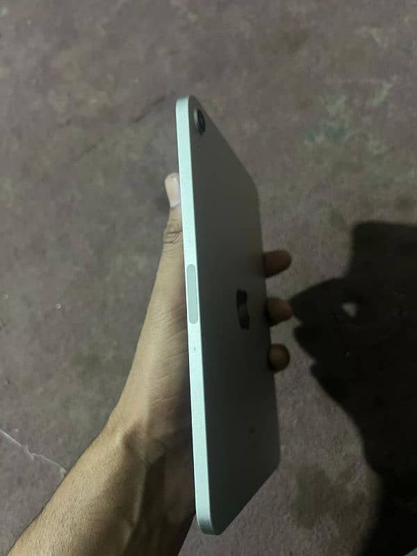 iPad mini 6 no box only charger iPad  only rate tho 5