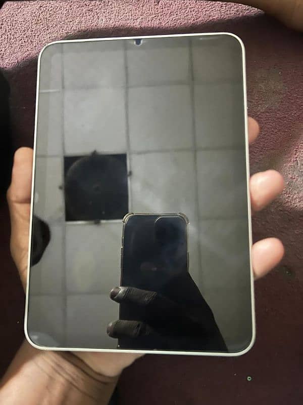 iPad mini 6 no box only charger iPad  only rate tho 6