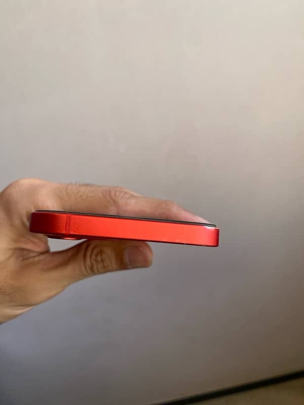 iPhone 12 128GB Factory Unlock Red Product. 4