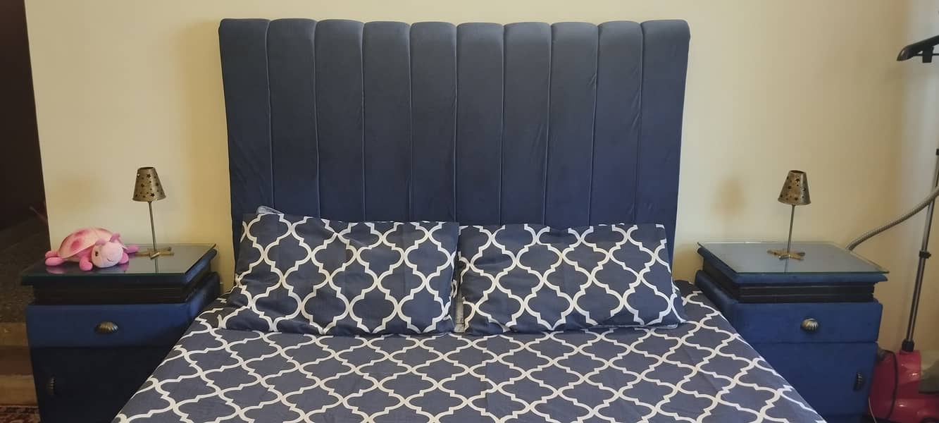 Bed with side tables 2
