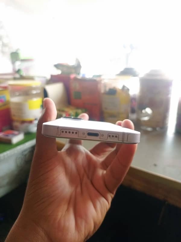 iphone 14 10/10 condition 99 health with box and cable 1