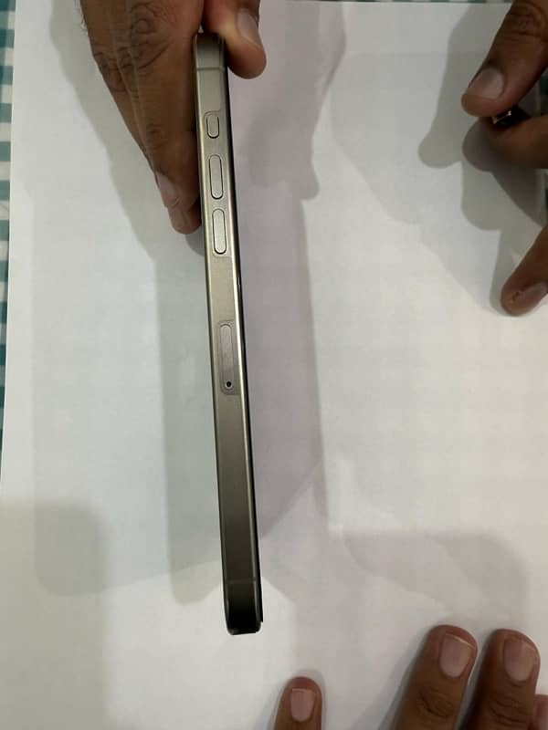15 pro max 256 gb , natural titanium (Non Pta) 1