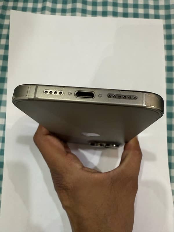 15 pro max 256 gb , natural titanium (Non Pta) 2