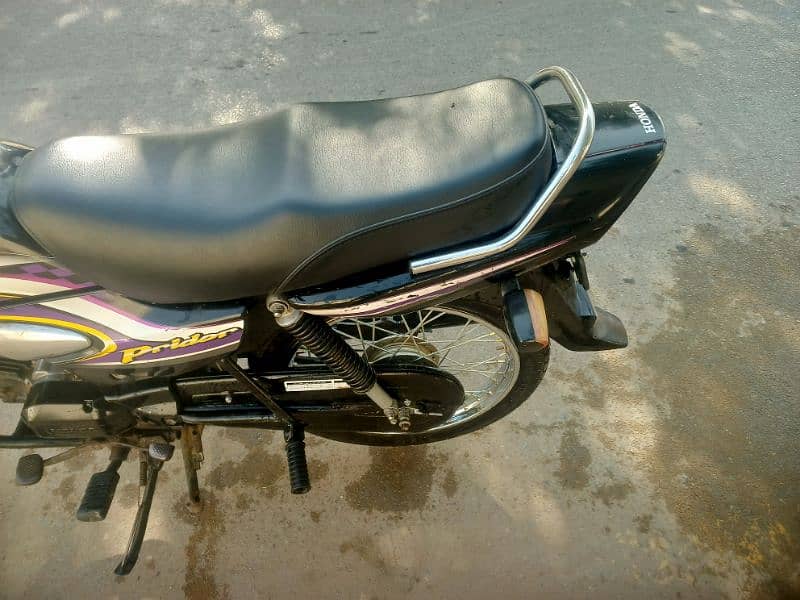 Honda pridor black color for sale in urjant basd. good conditions. 3