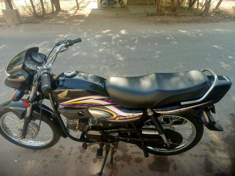 Honda pridor black color for sale in urjant basd. good conditions. 7