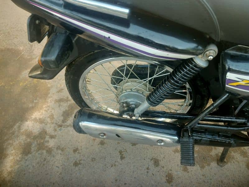 Honda pridor black color for sale in urjant basd. good conditions. 8