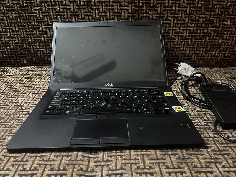 Dell Core i 5 8th generation  8 gb ram  256 ssd rom 1