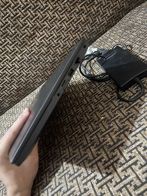 Dell Core i 5 8th generation  8 gb ram  256 ssd rom 3