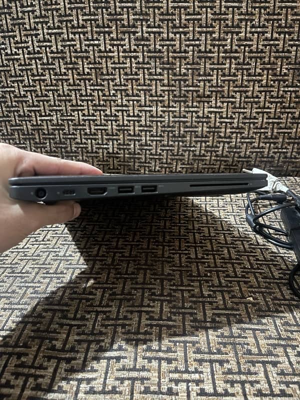 Dell Core i 5 8th generation  8 gb ram  256 ssd rom 5