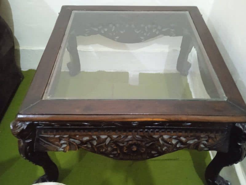 Pure taile wood table 0