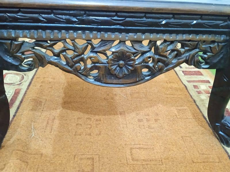 Pure taile wood table 4