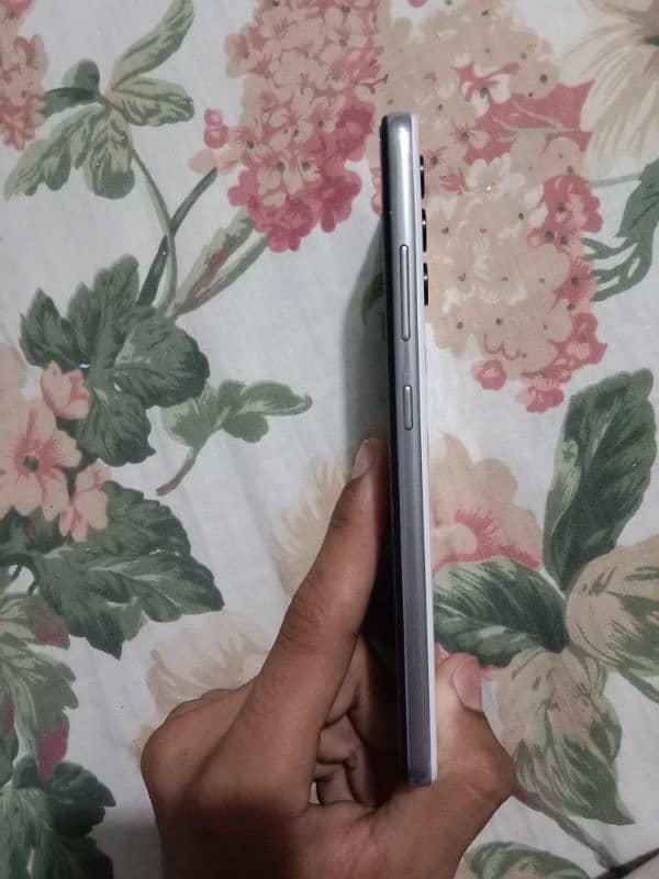 Samsung A32 10/9 not for exchange only sale 2