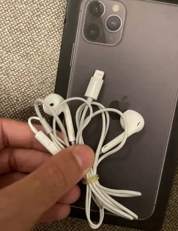 iphone 11 pro max ki 100% Original Box Pulled Handfree hy 0