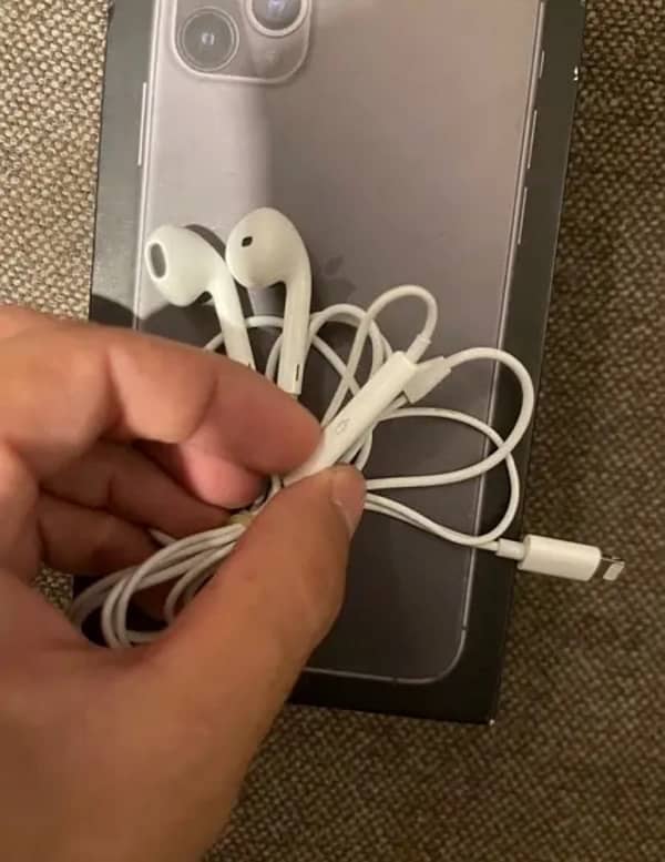 iphone 11 pro max ki 100% Original Box Pulled Handfree hy 3