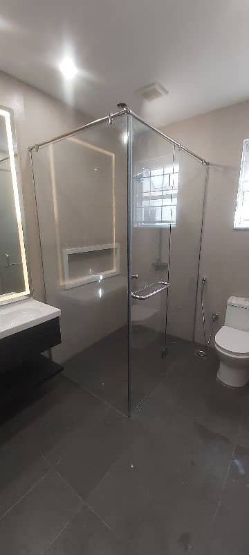 SHOWER CABIN AND GLASS PARTITION 3