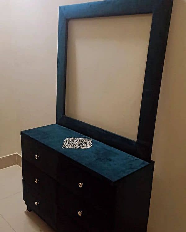 complete set bed dressings side tables 1