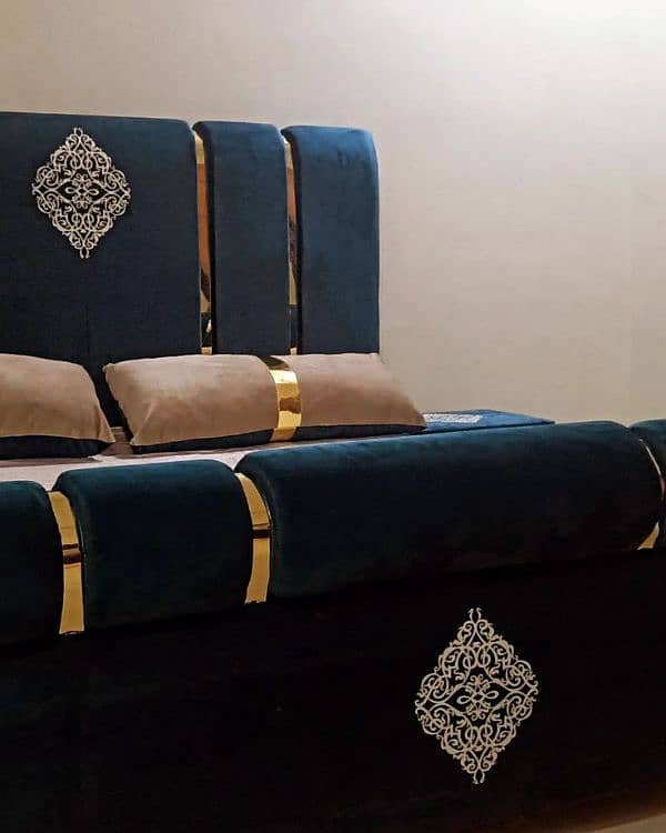 complete set bed dressings side tables 3
