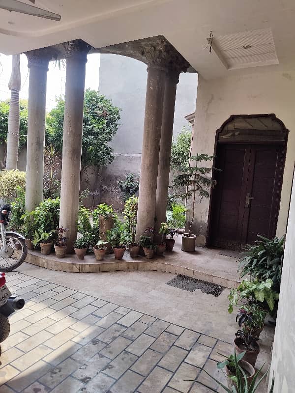 15 Marla Double Storey House Available For Sale In Shalimar Colony On Investor Rate 18