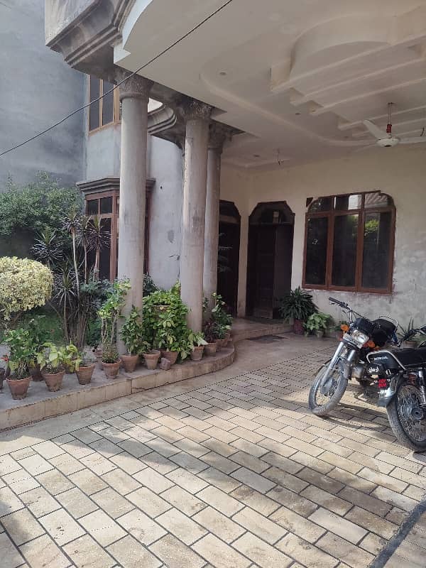 15 Marla Double Storey House Available For Sale In Shalimar Colony On Investor Rate 23