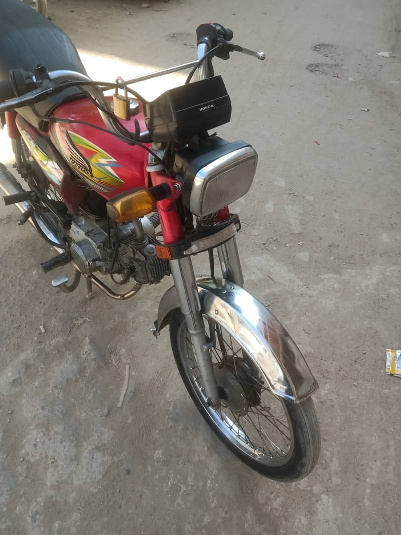 Honda CD 70 2021 9