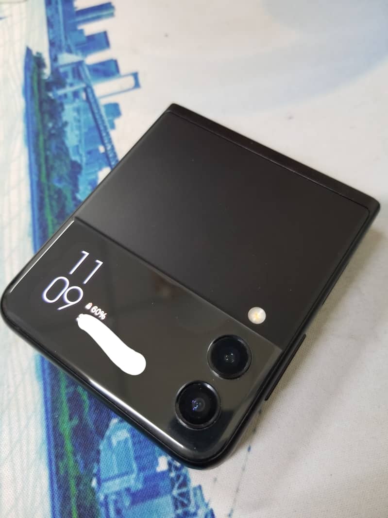 Samsung Mobile Z Flip 3 1