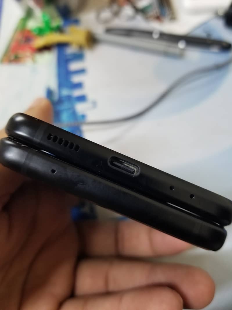 Samsung Mobile Z Flip 3 2