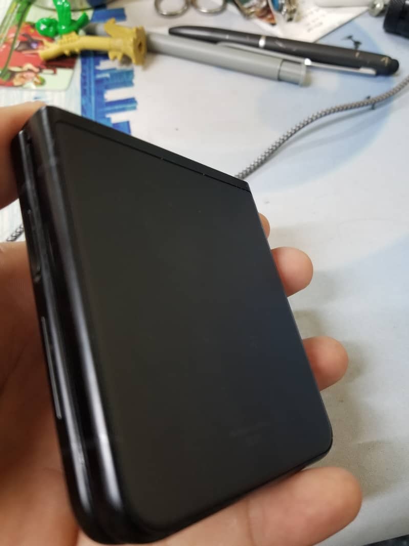Samsung Mobile Z Flip 3 5