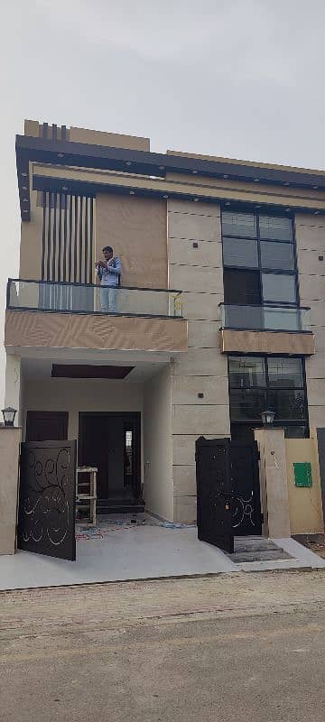 ALUMINIUM WINDOW AND GLASS PARTITION 2