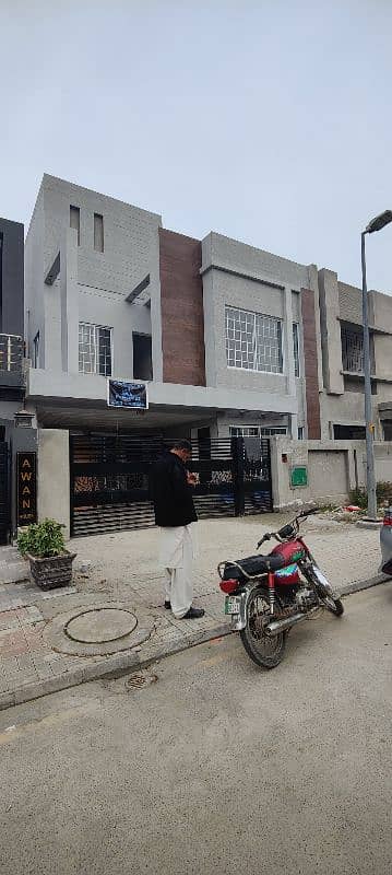 ALUMINIUM WINDOW AND GLASS PARTITION 4