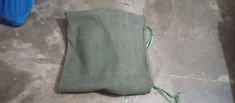 1 adad new tarpal dastyab hai. dukan/Ghar ke liye 0