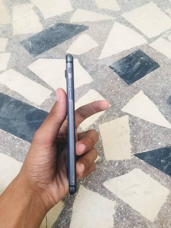 iPhone 8 Plus non pta 64 gb 5