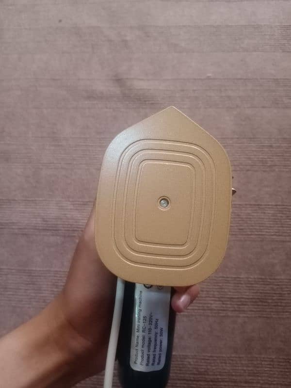 Whole Sale Dealer: Portable mini steam irons 1