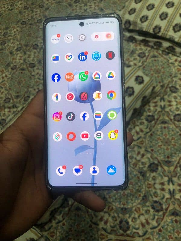 v40e brand new phone only 15 day use full warranty pari ha abhi 2
