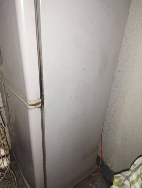 very good condition fridge for sale 1