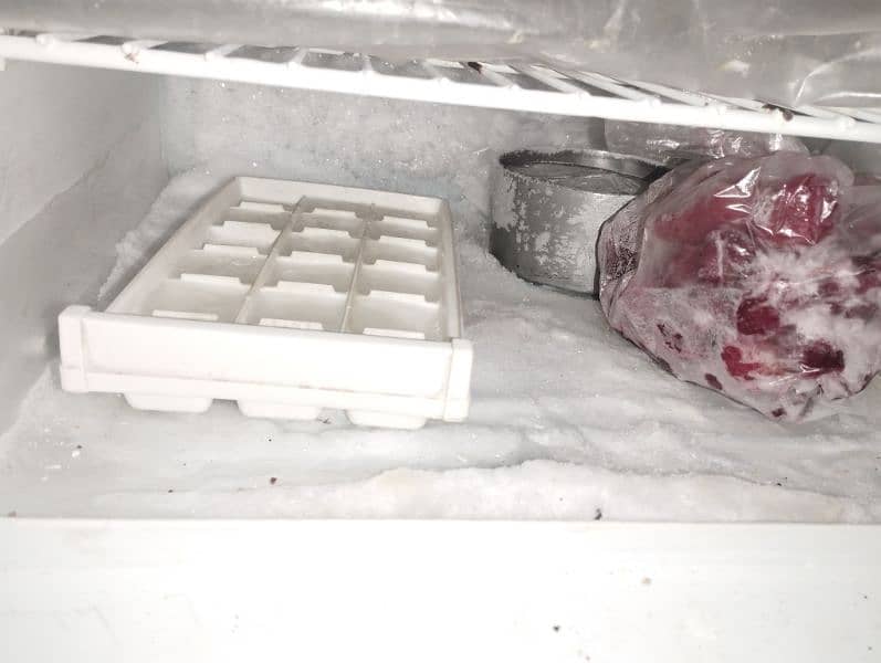 very good condition fridge for sale 2