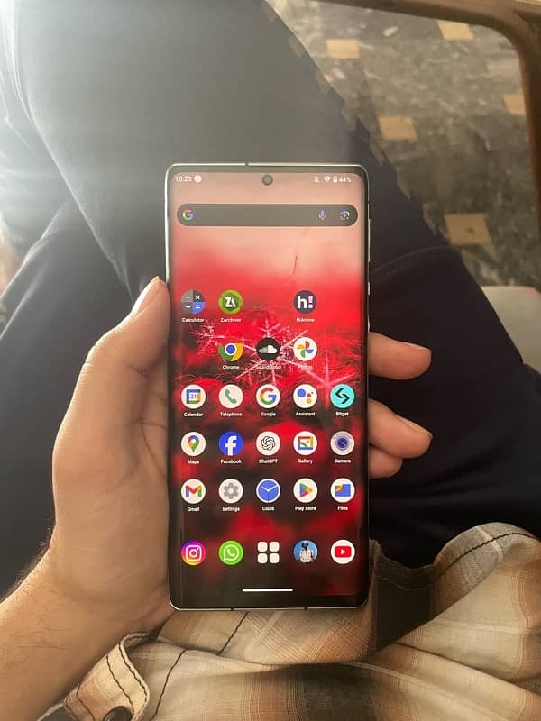 Sharp Aquos r6 0