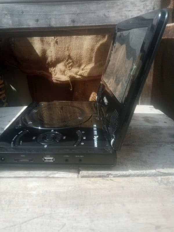 7inch portable DVD player cprm 1