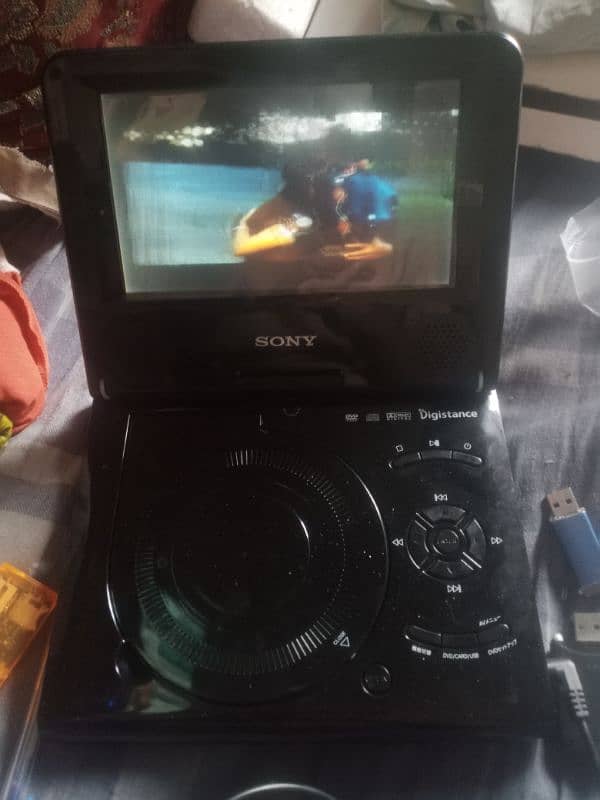 7inch portable DVD player cprm 4