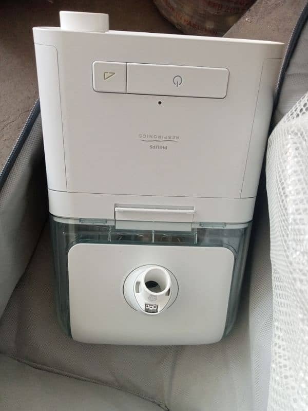 It's a nebulizer machine from UK respironics Philipd Brand 5