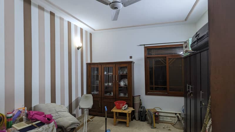 300 Square Yards Lower Portion Is Available In Gulistan-e-Jauhar - Block 14 12