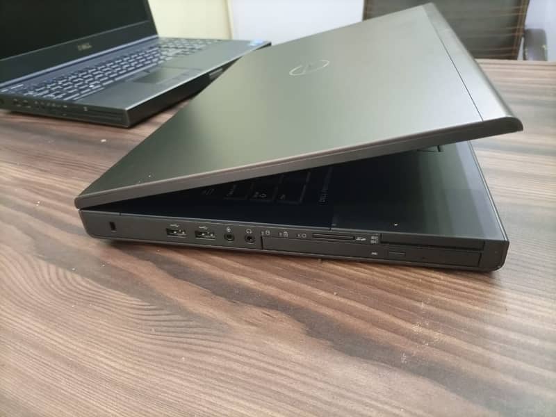 Dell Precision Gaming Laptop M6800 4GB NVIDIA Core i7-4810MQ 4th Gene 14