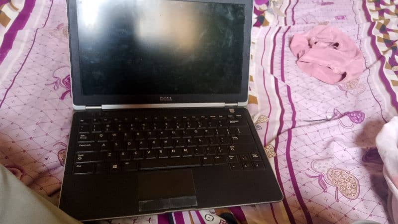 Dell Laptop 0