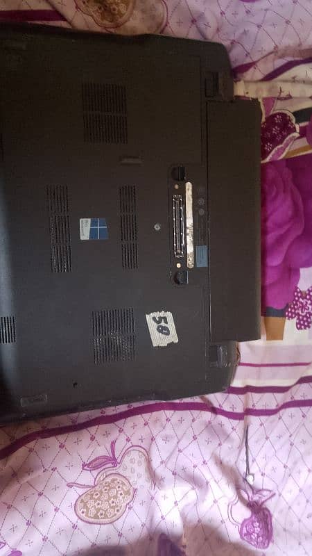 Dell Laptop 3