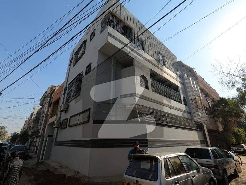 Beautiful House Available For Sale In Buffer Zone 15A/1 1