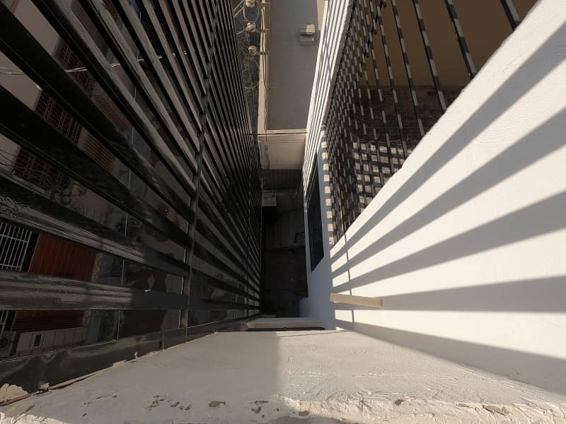 Get In Touch Now To Buy A Prime Location House In Karachi 36