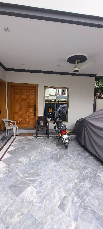 10 Marla House For Sale In Sukh Chayn Gardens Lahore 1